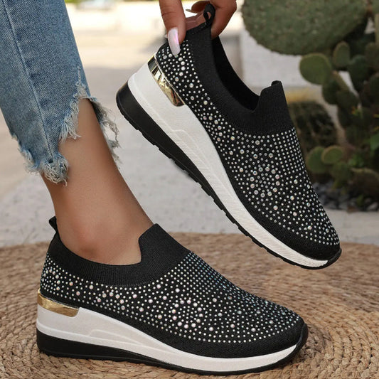 🔥👟 50% RABATT! Lässige Slip-on-Sneakers aus Mesh-Gewebe mit Strasssteinen – atmungsaktiv, glamourös, perfekt für warme Tage. 💎💨