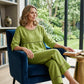 Der Inbegriff von Sommer-Chic: Figurbetontes Set aus atmungsaktivem Stoff