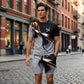 🔥 HALBER PREIS! 50% RABATT auf das Herren-Set aus T-Shirt und Shorts mit abstraktem Print! 🛍️